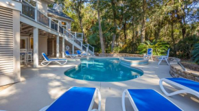 Family Home on Golf Course , Private Pool and Spa, Putting Green, Large Patio